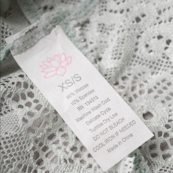 ❗️CLOSING SALE❗️ Seafoam Lace Bralette - Picture 3 of 3